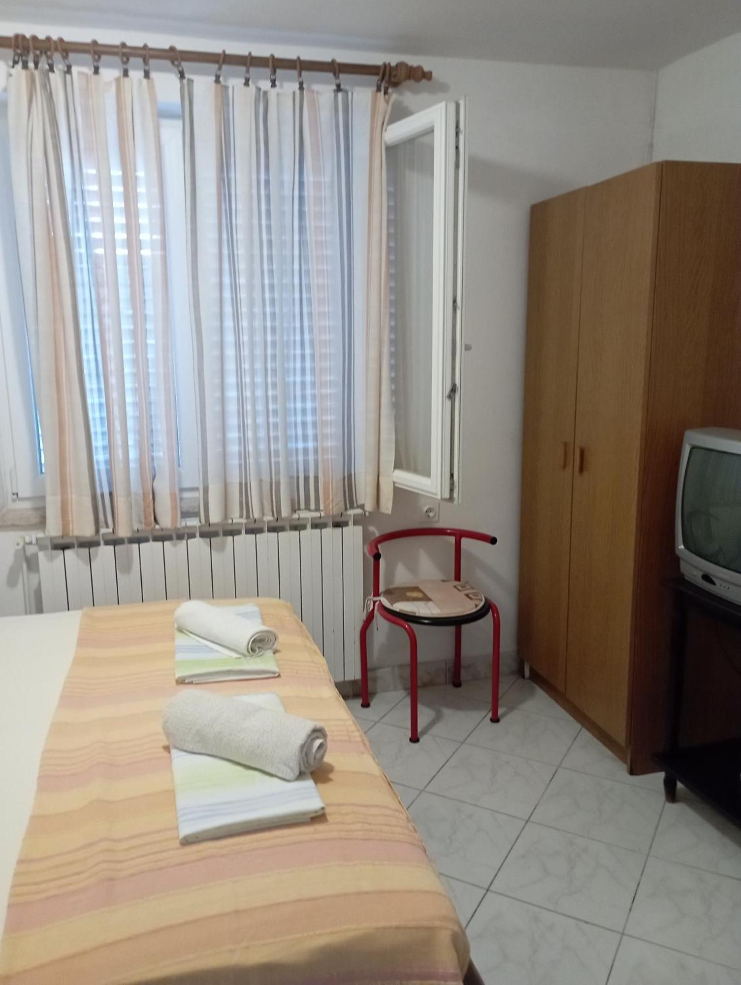 Apartman Sunce 乌马格 外观 照片